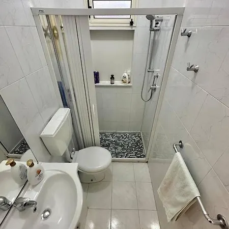 Travelliving •la Favorita Home•, Near Apartment