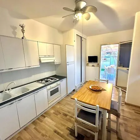 Travelliving •la Favorita Home•, Near Apartment